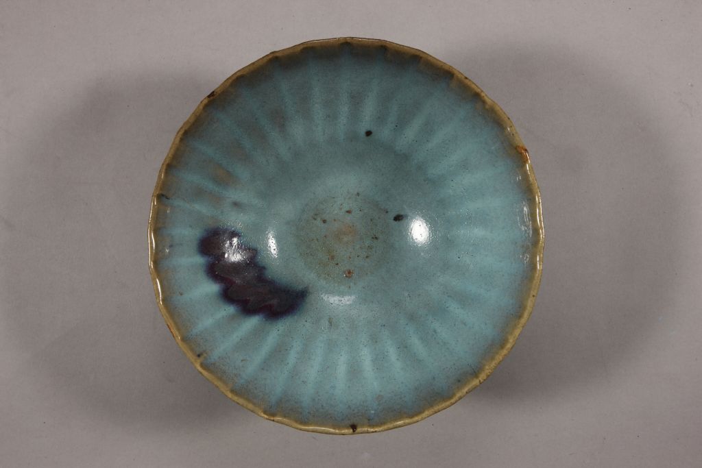 图片[2]-Jun Kiln Sky Blue Glaze Purple Red Spot Chrysanthemum Petal Bowl-China Archive